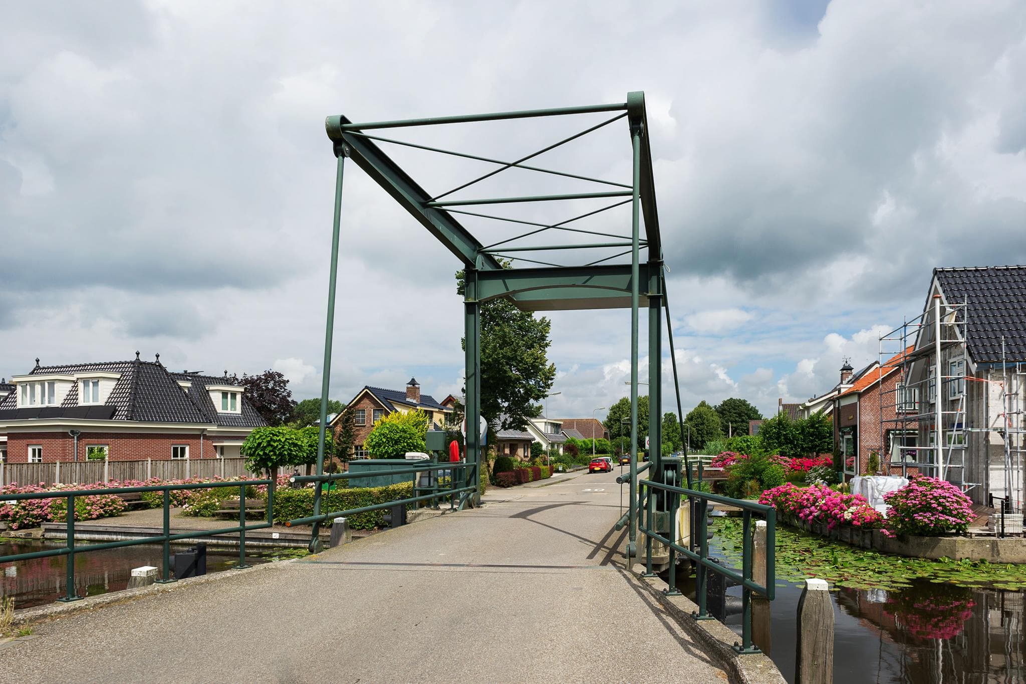 De ophaalbrug over de vaart in Leimuiden